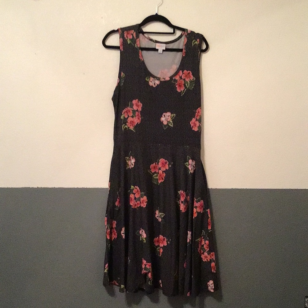 H1 Size XL LulaRoe Dress